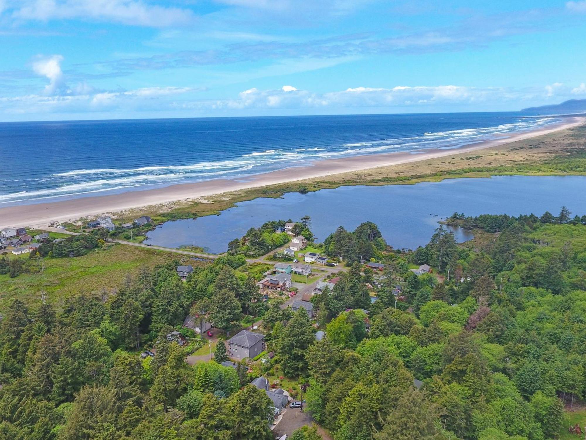 Woods Waves: Luxury Coast Cabin King Beds Pets Тилламук Экстерьер фото