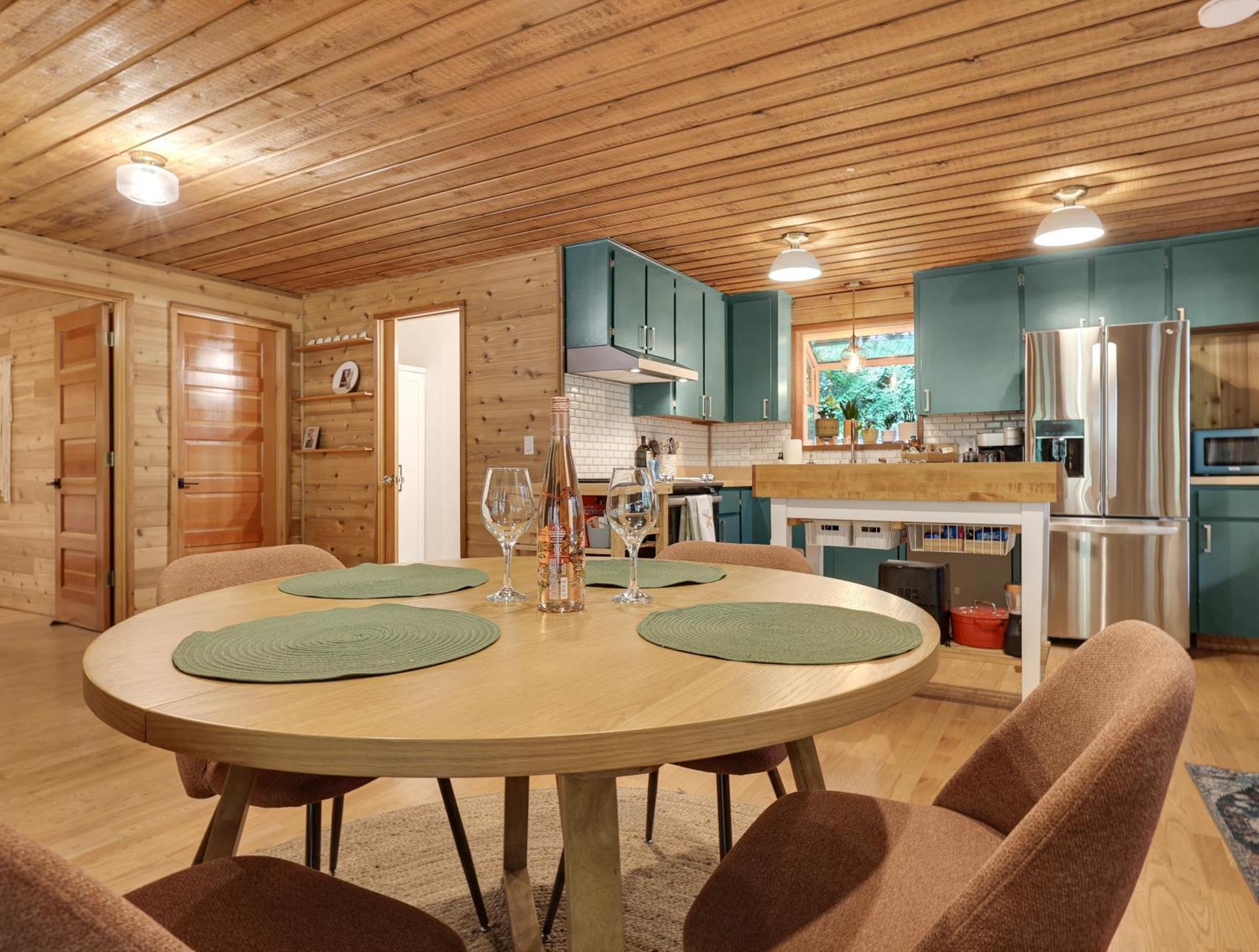 Woods Waves: Luxury Coast Cabin King Beds Pets Тилламук Экстерьер фото